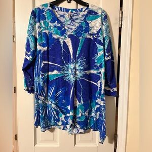 Lulu-B Blue and White Floral Top Size large